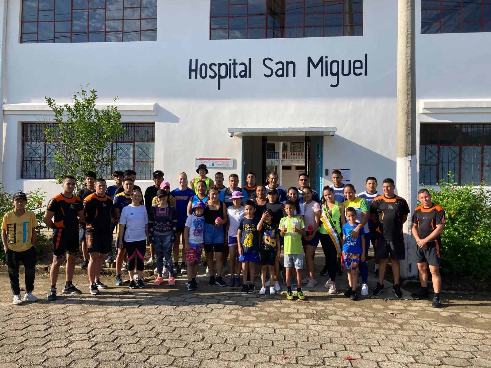 Actividad comunitaria de salud organizada por el Hospital San Miguel